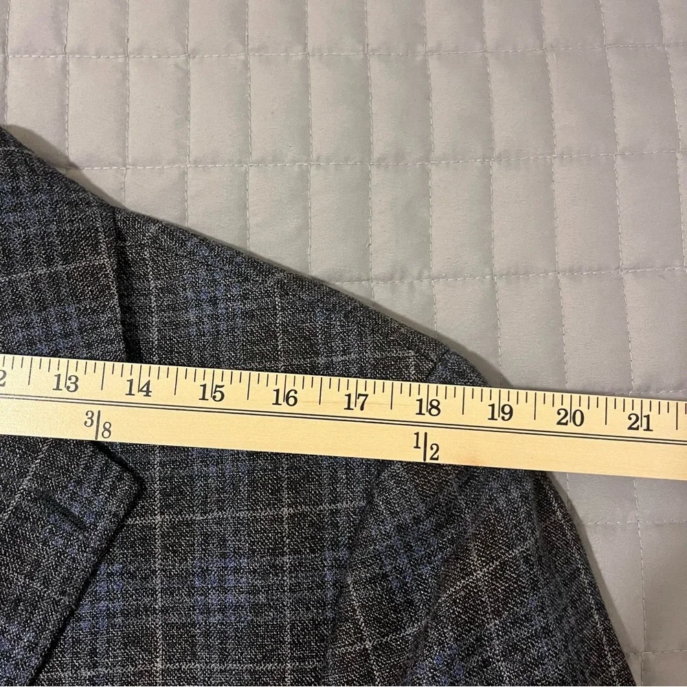 Paul Betenly Men's Elegant Checkered Blazer Size 38S - Picture 5 of 9